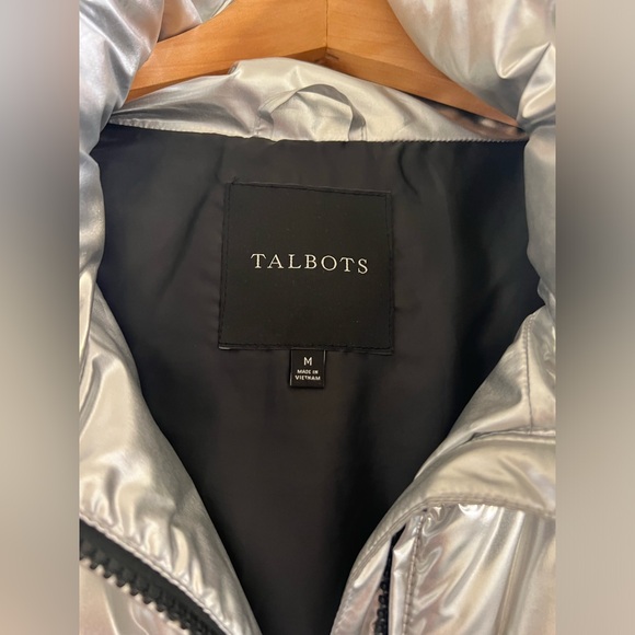 Talbots women’s puffer in metallic silver - Size Medium - Picture 4 of 5